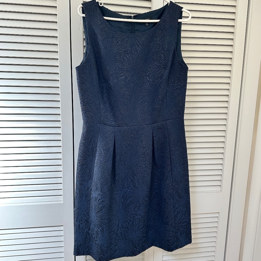Tahari Dress Sleeveless Tailored Navy Blue Metallic Textured Print Size 12
